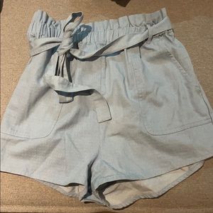 High waisted shinched shorts